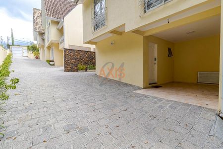 39_photo/94dce6bfd7.335f2d2eec5376d7-ATLAS-15b3c67e-273c-4614-9b68-3445ac8cc7d2.jpg de casa à venda com 3 quartos, 183m² em São Lourenço, Curitiba