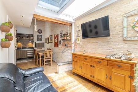 16_photo/94dce6bfd7.335f2d2eec5376d7-ATLAS-6ddd2cd9-3ade-467f-8718-5263ea6d9ccb.jpg de casa à venda com 3 quartos, 183m² em São Lourenço, Curitiba