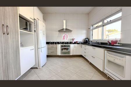 5_photo/94dce6bfe1.ceff8192393c33de-ATLAS-3ea616ee-e04b-49ae-8718-b14ac4a75ac2.jpg de casa à venda com 4 quartos, 248m² em São Lourenço, Curitiba