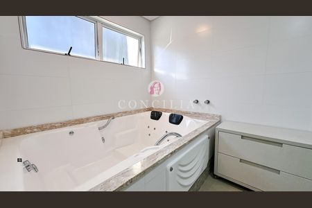 6_photo/94dce6bfe1.ceff8192393c33de-ATLAS-5192fafe-c328-4e20-b2ff-9adae7f78e92.jpg de casa à venda com 4 quartos, 248m² em São Lourenço, Curitiba