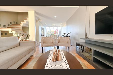 3_photo/94dce6bfe1.ceff8192393c33de-ATLAS-521cf0c0-6238-468e-a6ba-053cf50aed51.jpg de casa à venda com 4 quartos, 248m² em São Lourenço, Curitiba