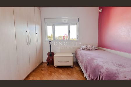 6_photo/94dce6bfe1.ceff8192393c33de-ATLAS-8567334b-e27c-4bfd-8e72-d7a133996dac.jpg de casa à venda com 4 quartos, 248m² em São Lourenço, Curitiba