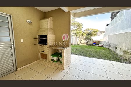 5_photo/94dce6bfe1.ceff8192393c33de-ATLAS-c444134a-a136-489f-98c8-54d824a91c9a.jpg de casa à venda com 4 quartos, 248m² em São Lourenço, Curitiba