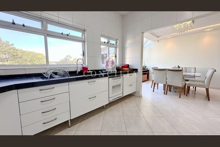 12_photo/94dce6bfe1.ceff8192393c33de-ATLAS-cf9167f6-87f4-4abd-98ec-8c0cdb5e302a.jpg de casa à venda com 4 quartos, 248m² em São Lourenço, Curitiba