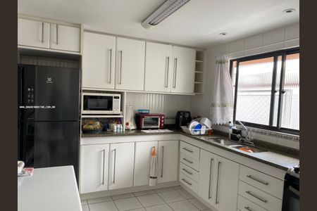 5_photo/94dce6bfe5.7954feb32d1ae247-ATLAS-15925df5-e602-4a0c-9a2e-c4030885e2dd.jpg de casa à venda com 3 quartos, 168m² em São Lourenço, Curitiba