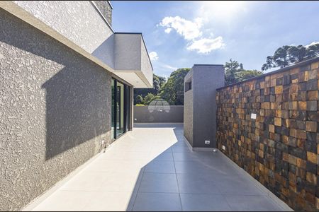 45_photo/94dce6c369.6e2ecc97e87e05df-ATLAS-6fd99f6c-c57f-4eca-b493-bb83e643a3ab.jpg de casa à venda com 3 quartos, 216m² em São Lourenço, Curitiba