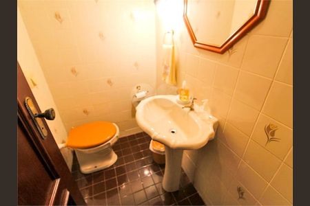 8_photo/94dce6c611.f233aa57f97ab4e8-ATLAS-df851f47-4a04-48b5-86f5-c2e129d364de.jpg de casa à venda com 3 quartos, 2600m² em São Francisco, Curitiba