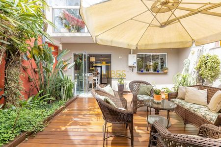 10_photo/94dce6c6ed.2fed7e95ddef69d8-ATLAS-8a5ab30b-f7ca-48cf-a399-beeded9b7341.jpg de casa à venda com 3 quartos, 350m² em São Lourenço, Curitiba