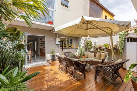 8_photo/94dce6c6ed.2fed7e95ddef69d8-ATLAS-e4224c45-a9d6-4723-8fb0-36d34584558d.jpg de casa à venda com 3 quartos, 350m² em São Lourenço, Curitiba