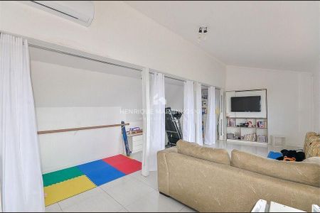 49_photo/94dce6c717.4f0f11c8b1d619b9-ATLAS-2a621981-0a90-49fd-a46a-ebbdc42b01cb.jpg de casa à venda com 4 quartos, 307m² em São Lourenço, Curitiba