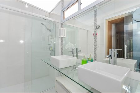 7_photo/94dce6c883.15f4a19d538e62fb-ATLAS-cb56e41a-b986-4120-8bdd-2353aa90d7a7.jpg de casa à venda com 4 quartos, 290m² em Pilarzinho, Curitiba
