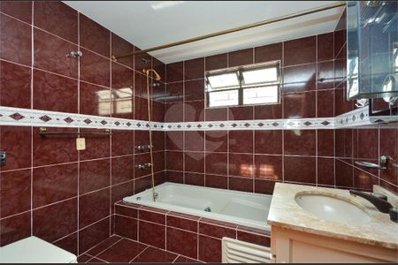 11_photo/94dce6c903.2121f4c72a2ba616-ATLAS-6e20fdde-3722-4f96-820b-99f0f3d4c9de.jpg de casa à venda com 4 quartos, 299m² em Pilarzinho, Curitiba