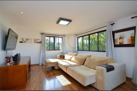 4_photo/94dce6c903.2121f4c72a2ba616-ATLAS-b72e27eb-cdf2-459c-9783-51aaa6b9a54c.jpg de casa à venda com 4 quartos, 299m² em Pilarzinho, Curitiba