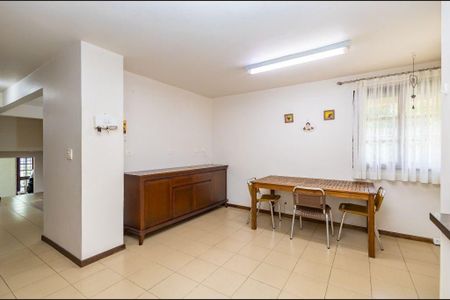 1_photo/94dce6c909.1aac3a9768a0ec1c-ATLAS-0e99fc82-b2ab-4b9f-b504-8de9952ca531.jpg de casa à venda com 4 quartos, 235m² em Pilarzinho, Curitiba