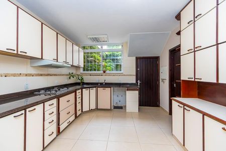 3_photo/94dce6ca4f.760d7ecec936a2b8-ATLAS-14590b67-fa7e-415f-a43b-238613ade610.jpg de casa para alugar com 10 quartos, 340m² em Pilarzinho, Curitiba