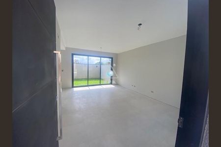 5_photo/94dce6cd1d.2c3574afb1006d70-ATLAS-33584067-d396-40f7-8f9f-ee07eebf9710.jpg de casa à venda com 3 quartos, 137m² em Pilarzinho, Curitiba