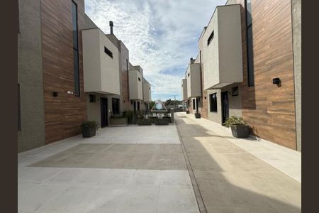 3_photo/94dce6cd1d.2c3574afb1006d70-ATLAS-8b86aee0-3493-4242-b52c-c443cec203d6.jpg de casa à venda com 3 quartos, 137m² em Pilarzinho, Curitiba