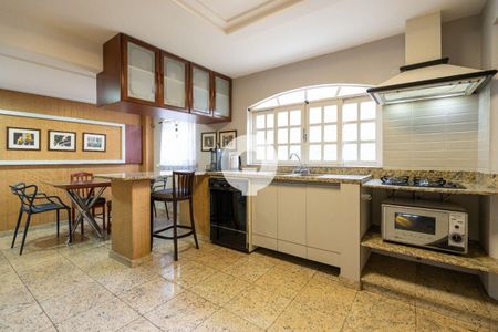 5_photo/94dce6cdb5.7b14635dc7f45449-ATLAS-74d47aa2-56b7-4478-a7d2-e1e948c8e077.jpg de casa à venda com 4 quartos, 397m² em Pilarzinho, Curitiba