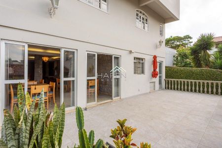 6_photo/94dce6cdb5.7b14635dc7f45449-ATLAS-9e245cba-e8ed-4e6b-8353-3da0d2dfec1c.jpg de casa à venda com 4 quartos, 397m² em Pilarzinho, Curitiba