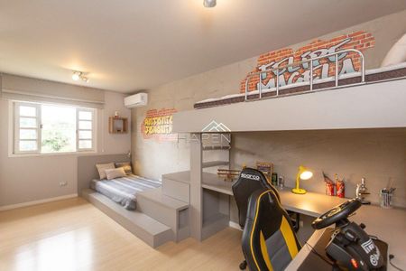 9_photo/94dce6cdb5.7b14635dc7f45449-ATLAS-ff9bd23d-bb3f-4fa3-88f6-030a6bb26bc1.jpg de casa à venda com 4 quartos, 397m² em Pilarzinho, Curitiba