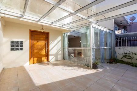 45_photo/94dce6cdcd.210363f7da379e19-ATLAS-012d4c71-5fda-47ac-833b-14c29feeb1db.jpg de casa à venda com 4 quartos, 185m² em Pilarzinho, Curitiba