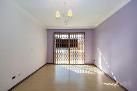 26_photo/94dce6cdcd.210363f7da379e19-ATLAS-1b064992-13db-41f0-9a8f-fa1c1f306bf2.jpg de casa à venda com 4 quartos, 185m² em Pilarzinho, Curitiba