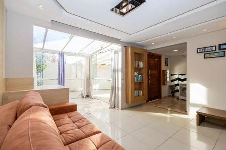 6_photo/94dce6cdcd.210363f7da379e19-ATLAS-261daeb3-12f4-495b-9e00-0bb00b8b568c.jpg de casa à venda com 4 quartos, 185m² em Pilarzinho, Curitiba