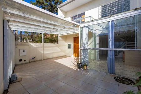 44_photo/94dce6cdcd.210363f7da379e19-ATLAS-28edcaff-aa67-4150-96bb-069ff372c2d1.jpg de casa à venda com 4 quartos, 185m² em Pilarzinho, Curitiba