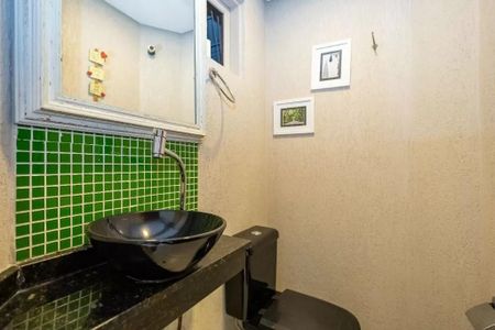 37_photo/94dce6cdcd.210363f7da379e19-ATLAS-aeb5ed3c-398b-499f-8124-feec02c0a159.jpg de casa à venda com 4 quartos, 185m² em Pilarzinho, Curitiba