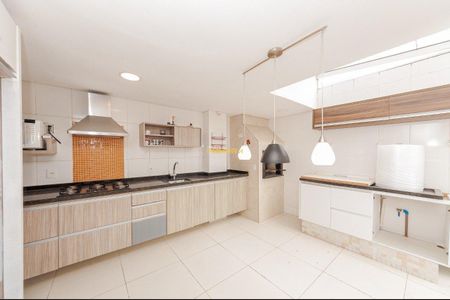 8_photo/94dce6cdcd.210363f7da379e19-ATLAS-bda32313-dae1-43e7-b753-d98b51c11a13.jpg de casa à venda com 4 quartos, 185m² em Pilarzinho, Curitiba