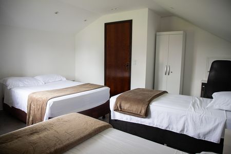 9_photo/94dce6cddd.c405d9b7cdaa4033-ATLAS-3ecc08ba-6c3f-4e08-9a17-dc285cbd8c35.jpg de casa para alugar com 4 quartos, 182m² em Pilarzinho, Curitiba