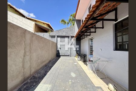 32_photo/94dce6ceb1.ab293f222e583704-ATLAS-8da38bf8-5f0f-4d0b-8cc1-2e727a25d20d.jpg de casa à venda com 4 quartos, 220m² em Pilarzinho, Curitiba