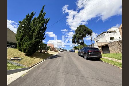 43_photo/94dce6ceb1.ab293f222e583704-ATLAS-d4e41094-7803-448f-b02b-dc7da4d5dc72.jpg de casa à venda com 4 quartos, 220m² em Pilarzinho, Curitiba