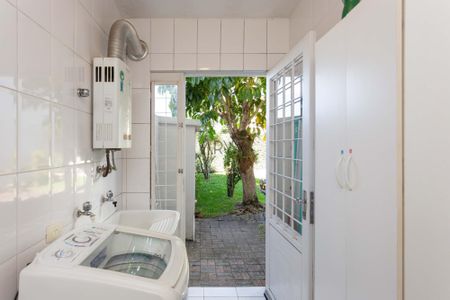 11_photo/94dce6cf23.445c0bca81181d7a-ATLAS-e6054b2b-665b-4474-b8a6-33845d966d5b.jpg de casa à venda com 4 quartos, 160m² em Pilarzinho, Curitiba