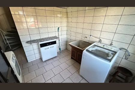 7_photo/94dce6d05b.64ac2371dd04f17e-ATLAS-644a8fb5-df1e-4ef6-8452-6a2a062f3e9d.jpg de casa à venda com 3 quartos, 150m² em Abranches, Curitiba