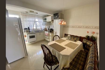 7_photo/94dce6d069.32a8019b0364636a-ATLAS-0c250eb5-c498-487e-82b6-b15c4c7e46d6.jpg de casa à venda com 3 quartos, 140m² em Abranches, Curitiba