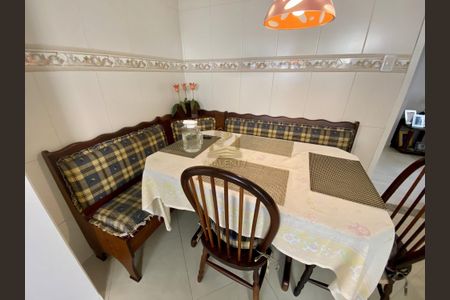 6_photo/94dce6d069.32a8019b0364636a-ATLAS-9071439e-2cce-49bd-8c08-fe57e598448b.jpg de casa à venda com 3 quartos, 140m² em Abranches, Curitiba