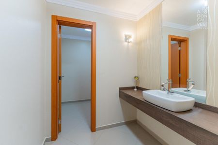 8_photo/94dce6d5cf.17a4969d13b5e058-ATLAS-3569f121-ea85-4fdc-a7fb-3ea3ae30c703.jpg de casa à venda com 3 quartos, 335m² em Taboão, Curitiba