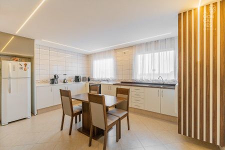 14_photo/94dce6d5cf.17a4969d13b5e058-ATLAS-64f53afe-e33e-49e8-8b5e-ec8415af07cd.jpg de casa à venda com 3 quartos, 335m² em Taboão, Curitiba