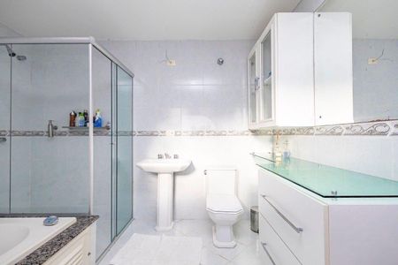 29_photo/94dce6db13.1dc817000cb419a8-ATLAS-2a85ae0b-e3aa-48f7-8d37-63afcc4bcb18.jpg de casa à venda com 3 quartos, 159m² em Abranches, Curitiba