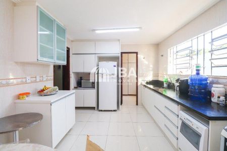 1_photo/94dce6db75.7e2ea02b9085bf9d-ATLAS-15917ee9-b8f6-4c73-8cfd-2c75d93410b2.jpg de casa à venda com 4 quartos, 248m² em Abranches, Curitiba