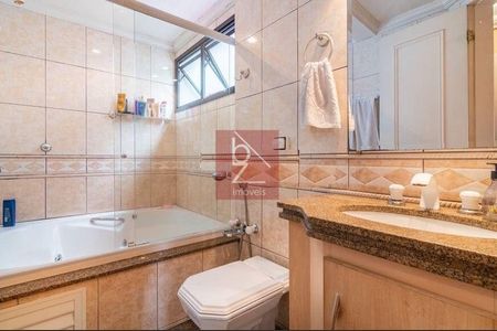 14_photo/94dce6db7b.54b8780a509023fd-ATLAS-9d35dff7-2dc2-46f5-8d32-b2d9ce777fdd.jpg de casa à venda com 4 quartos, 255m² em São Lourenço, Curitiba