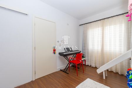 2_photo/94dce6dc81.05acccb2dbb53537-ATLAS-1e2d8b04-7d8d-4e9f-89a3-e38e46adc5ea.jpg de casa à venda com 3 quartos, 153m² em Abranches, Curitiba