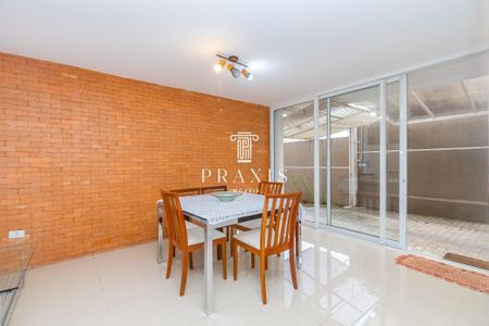 4_photo/94dce6dc81.05acccb2dbb53537-ATLAS-30b3f880-3a93-4c61-902e-efad01bbc6bc.jpg de casa à venda com 3 quartos, 153m² em Abranches, Curitiba