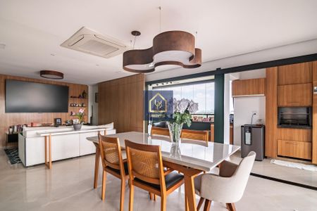 5_photo/94dce6dd6d.5f442c436abea341-ATLAS-e2d1b8e5-7a81-4158-ac92-1c72a942fbef.jpg de apartamento à venda com 4 quartos, 300m² em São Lourenço, Curitiba