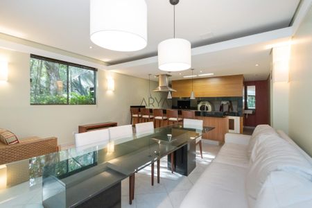 2_photo/94dce6dd6d.a1aa685549d1cceb-ATLAS-17b0eca0-39b3-45ae-a43d-23b0069948dd.jpg de apartamento à venda com 4 quartos, 205m² em São Lourenço, Curitiba