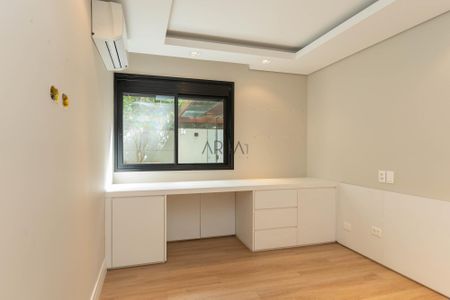 27_photo/94dce6dd6d.a1aa685549d1cceb-ATLAS-4fa69602-35aa-476c-833e-b5b2270e1a2e.jpg de apartamento à venda com 4 quartos, 205m² em São Lourenço, Curitiba