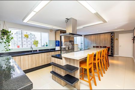 10_photo/94dce6e21f.1c5ee5b12bdcf8f7-ATLAS-2d8adbde-2f89-4555-8882-bb1bf0a3e909.jpg de casa à venda com 5 quartos, 353m² em Barreirinha, Curitiba