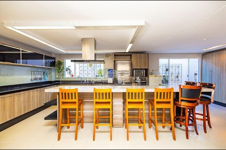 23_photo/94dce6e21f.1c5ee5b12bdcf8f7-ATLAS-6a4a4218-c00e-4aba-a472-ecca65f38395.jpg de casa à venda com 5 quartos, 353m² em Barreirinha, Curitiba