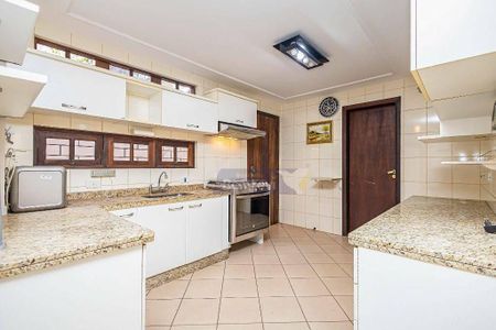 9_photo/94dce6e235.8112f57c7da29d24-ATLAS-867fa828-3e3b-4fe0-963f-a7715d931ab5.jpg de casa à venda com 4 quartos, 324m² em Barreirinha, Curitiba